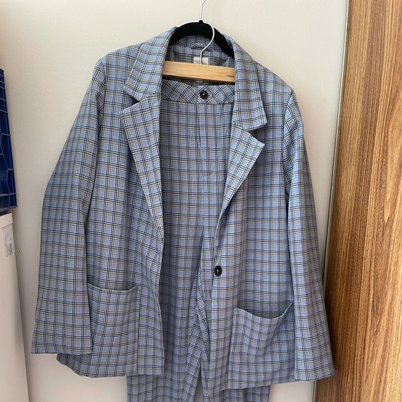 Blue and yellow plaid powersuit - Picture 2 of 3